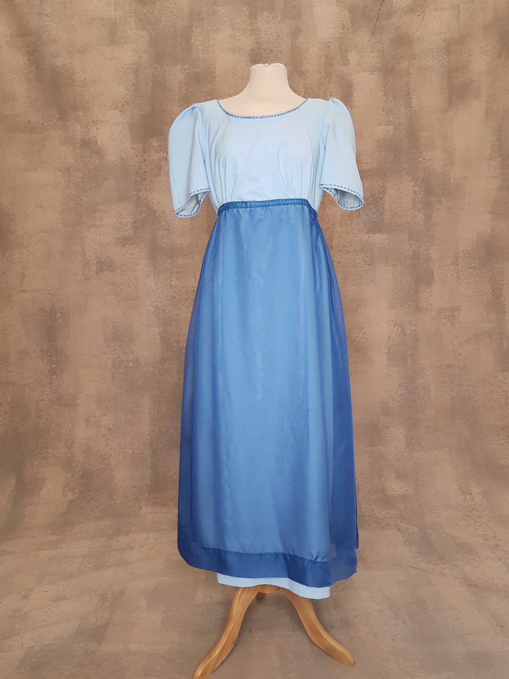 Regency Gown – RGW326 Women – Bath Theatrical Costume Hire